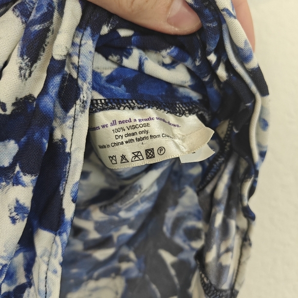 M.M. Lafleur Ferrante Floral Cap Sleeve V-neck Blouse Size M - Picture 9 of 12